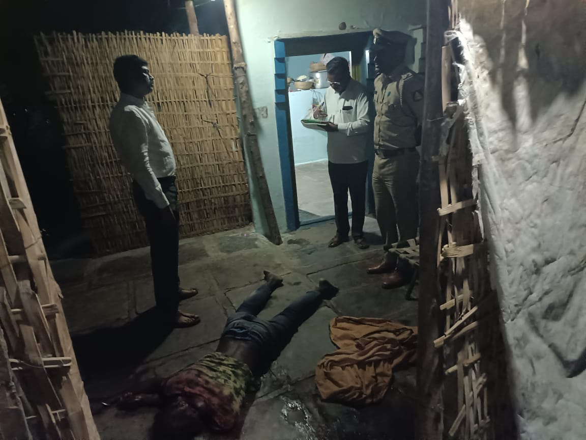 ಅಣ್ಣನನ್ನೆ ಕೊಡಲಿಯಿಂದ ಕೊಚ್ಚಿ ಬರ್ಬರ ಕೊಲೆಮಾಡಿದ ತಮ್ಮ