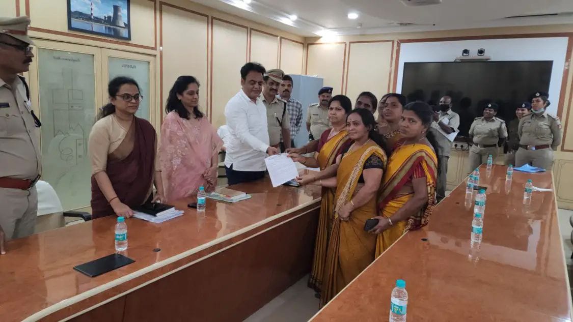 ಬೇಡಿಕೆ ಈಡೇರಿಸುವ ಭರವಸೆ ನೀಡಿದ ಸಚಿವ ಅಶ್ವತ್ಥ ನಾರಾಯಣ| ಪ್ರತಿಭಟನೆ ಕೈ ಬಿಟ್ಟ ಅಂಗನವಾಡಿ ಸಿಬ್ಬಂದಿ