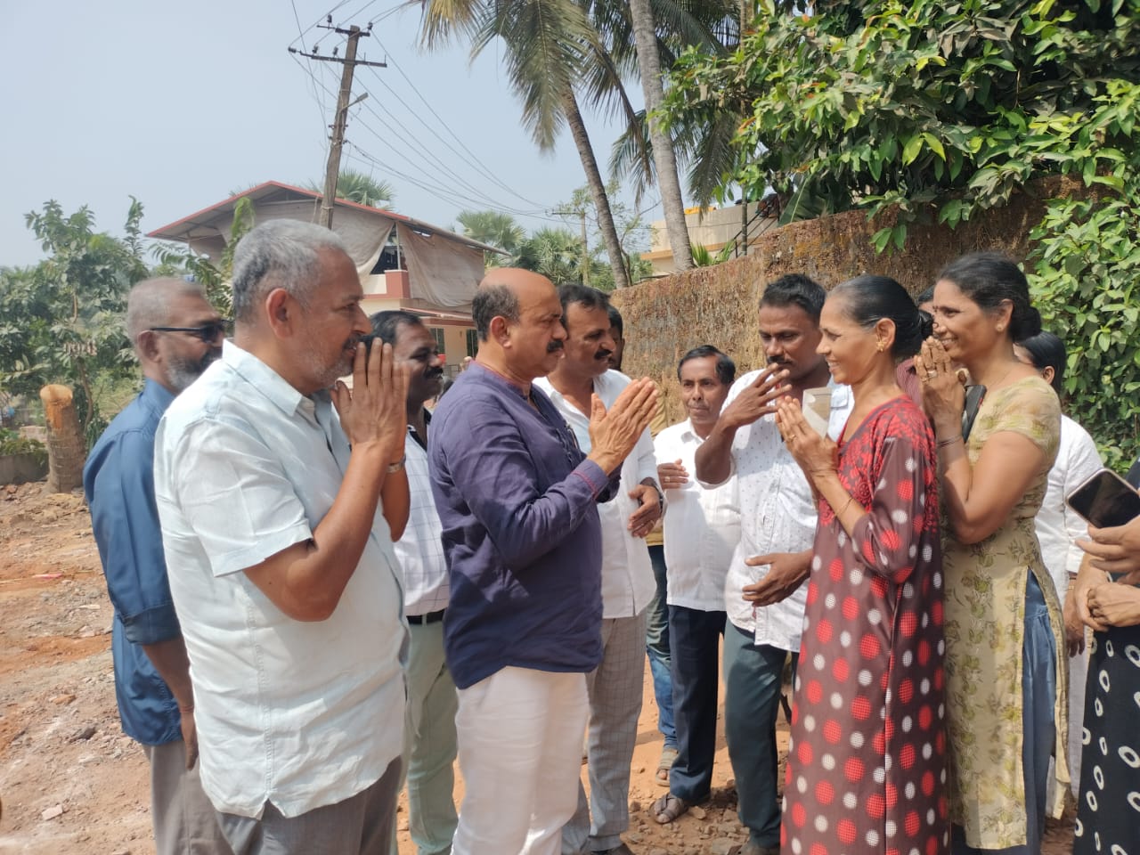 ಸಂತ್ರಸ್ತ ಕುಟುಂಬಗಳಿಗೆ ನೆರವಿನ ಹಸ್ತ ಚಾಚಿದ ಬಾವಾ!