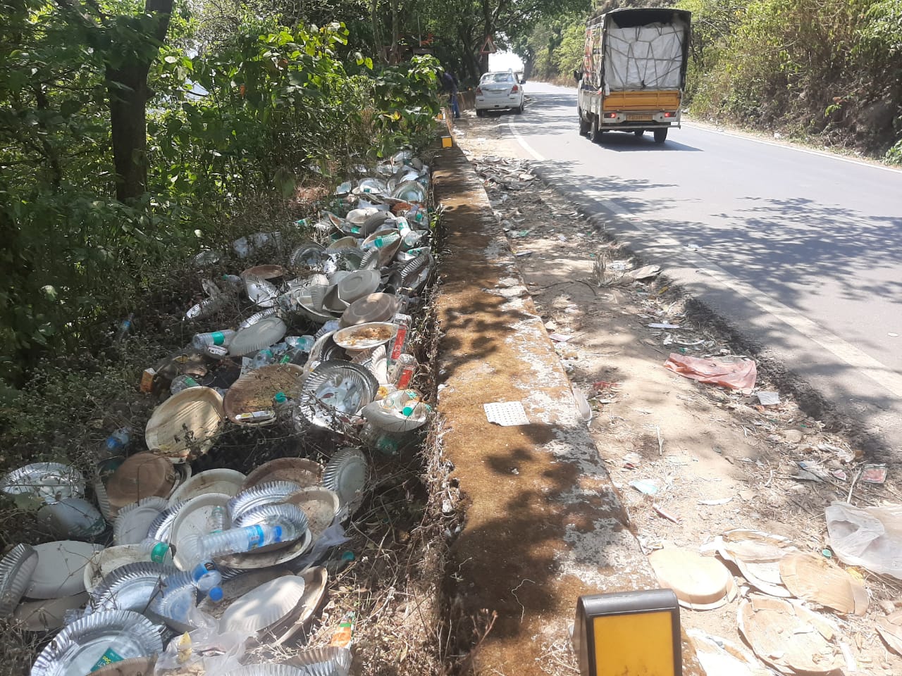 ಚಾರ್ಮಾಡಿ ಘಾಟ್‌ನಲ್ಲಿ ತ್ಯಾಜ್ಯ ರಾಶಿ
