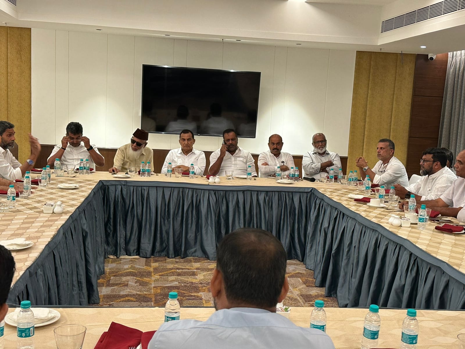 ದ.ಕ: ಮುಸ್ಲಿಂ ಮುಖಂಡರಿಂದ ಖಾಸಗಿ ಹೋಟೆಲ್ ನಲ್ಲಿ ಮಹತ್ವದ ಸಭೆ