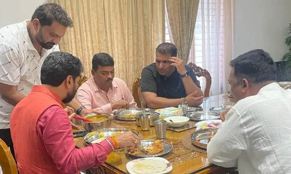 ಮಾಂಸಾಹಾರ ಸೇವಿಸಿ ನಾಗಬನ ಪ್ರವೇಶಿಸಿದ್ರಾ ಸಿ.ಟಿ ರವಿ| ಫೋಟೋ ವೈರಲ್