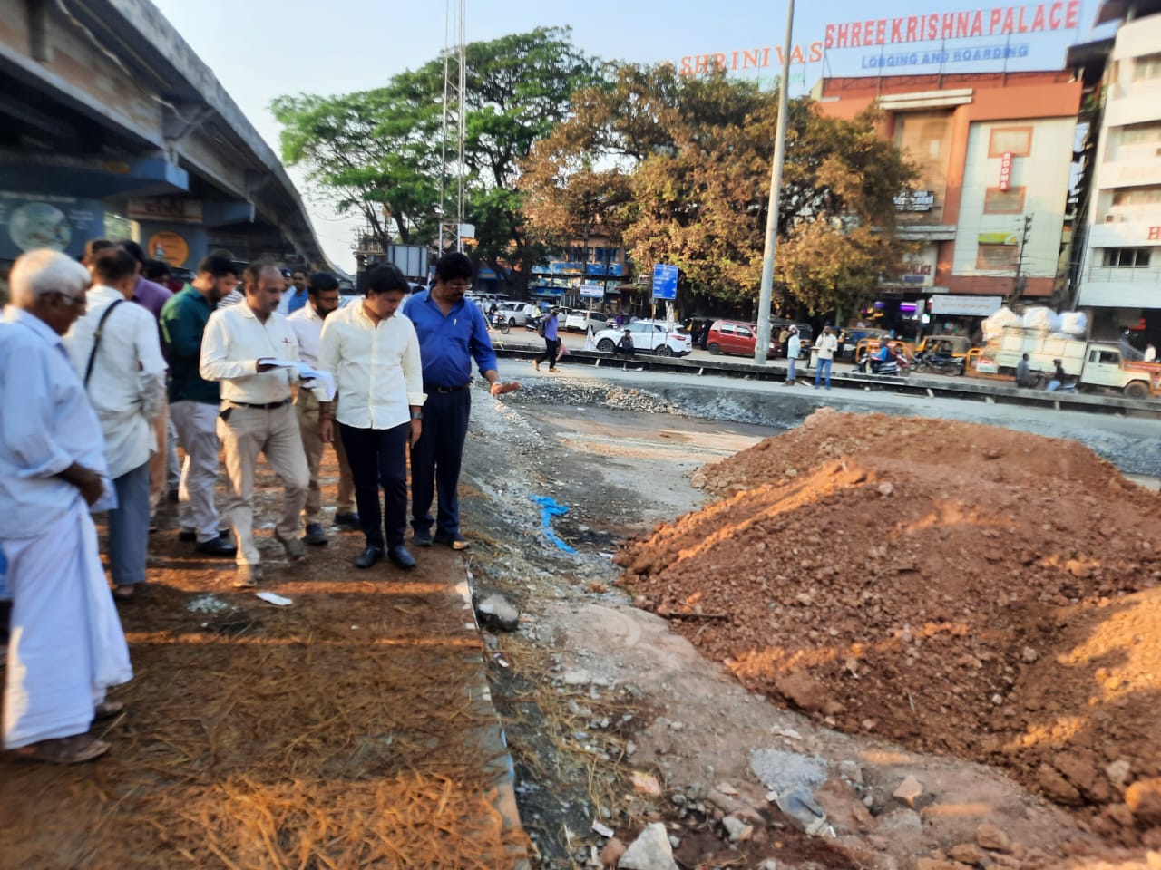 ಸುರತ್ಕಲ್: ರಸ್ತೆ ಅಭಿವೃದ್ಧಿ ಕಾಮಗಾರಿಗೆ ಮಾಜಿ ಶಾಸಕ ಬಾವಾರಿಂದ ತಡೆ!