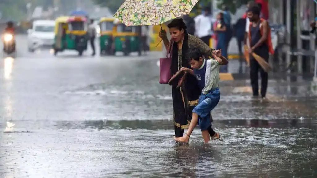 weather report| ಮುಂದಿನ 48 ಗಂಟೆಗಳಲ್ಲಿ ಭಾರೀ ಮಳೆ ಸಾಧ್ಯತೆ| ಎಚ್ಚರಿಕೆ ನೀಡಿದ ಹವಾಮಾನ ಇಲಾಖೆ