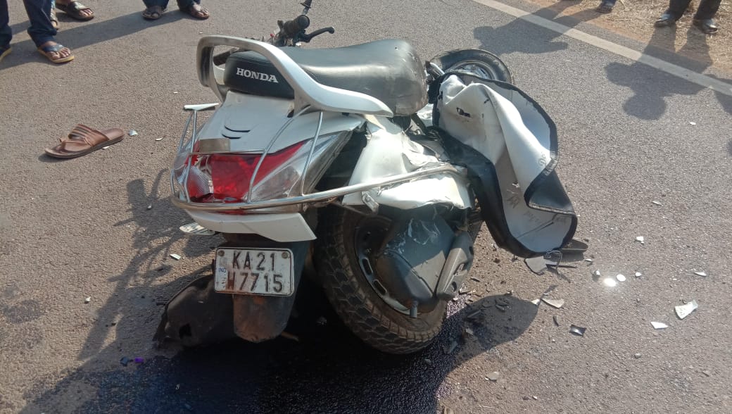 ಧರ್ಮಸ್ಥಳ: ಲಾರಿ,ಸ್ಕೂಟರ್ ಅಪಘಾತ