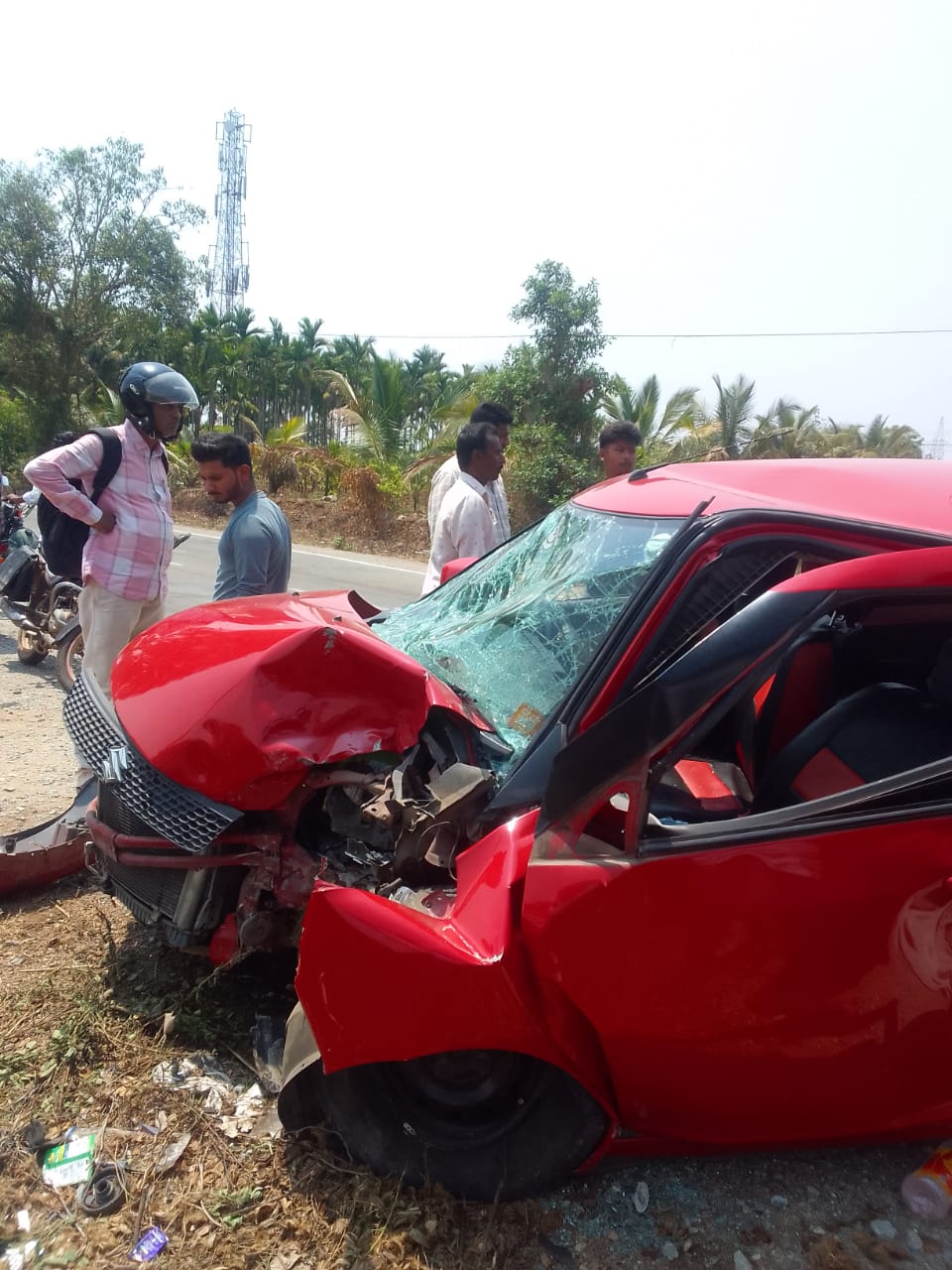 ಚಿಕ್ಕಮಗಳೂರು: ಮರಕ್ಕೆ ಕಾರು ಡಿಕ್ಕಿ| ದಂಪತಿ‌ ಸ್ಥಳದಲ್ಲೇ ಸಾವು