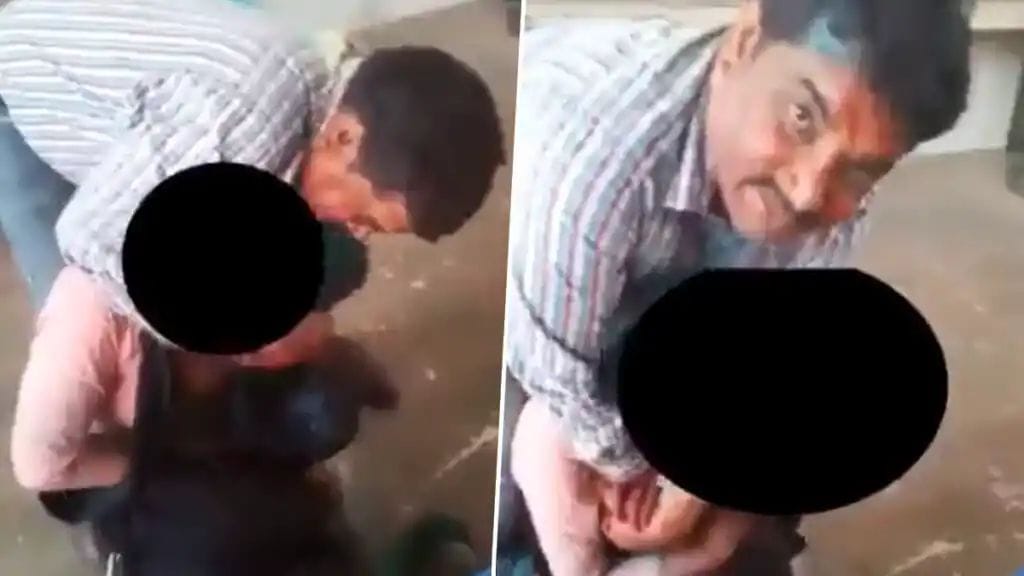 ಹಾಡುಹಗಲೇ ವಿದ್ಯಾರ್ಥಿನಿಗೆ ಲೈಂಗಿಕ ಕಿರುಕುಳ ನೀಡಿದ ಶಿಕ್ಷಕ| ಯೋಗಿ ನಾಡಲ್ಲೊಂದು ಅಮಾನವೀಯ ಘಟನೆ