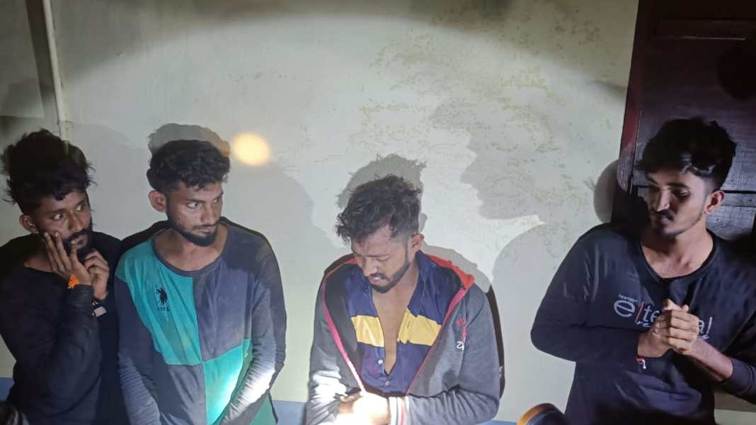 ಕಡಬ: ಶಾಲೆಗಳಿಂದ ಬ್ಯಾಟರಿ, ಇಲೆಕ್ಟ್ರಾನಿಕ್ ವಸ್ತುಗಳ ಕದಿಯುತ್ತಿದ್ದ ಗ್ಯಾಂಗ್ ನ ಹೆಡೆಮುರಿ ಕಟ್ಟಿದ ಪೊಲೀಸರು| ಲಕ್ಷಾಂತರ ಮೌಲ್ಯದ ಸೊತ್ತು‌ ವಶ