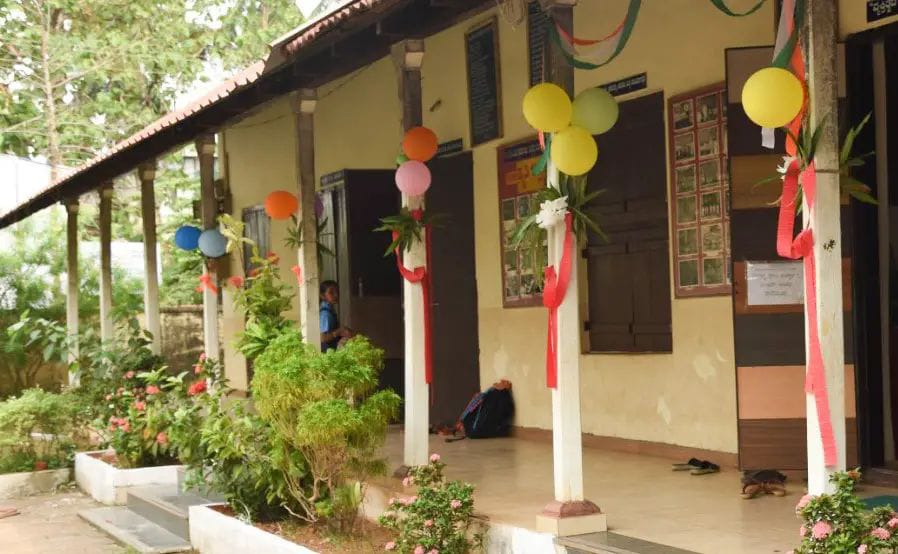 ಮೇ.31 ರಿಂದ ಶಾಲಾ ಶೈಕ್ಷಣಿಕ ವರ್ಷಾರಂಭ; ಮಾರ್ಗಸೂಚಿ ಪ್ರಕಟ| ಇತಿಹಾಸದಲ್ಲೇ ಮೊದಲ ಬಾರಿಗೆ ಪುಸ್ತಕ, ಯೂನಿಫಾರ್ಮ್ ವಿತರಿಸಿದ ಶಿಕ್ಷಣ ಇಲಾಖೆ|