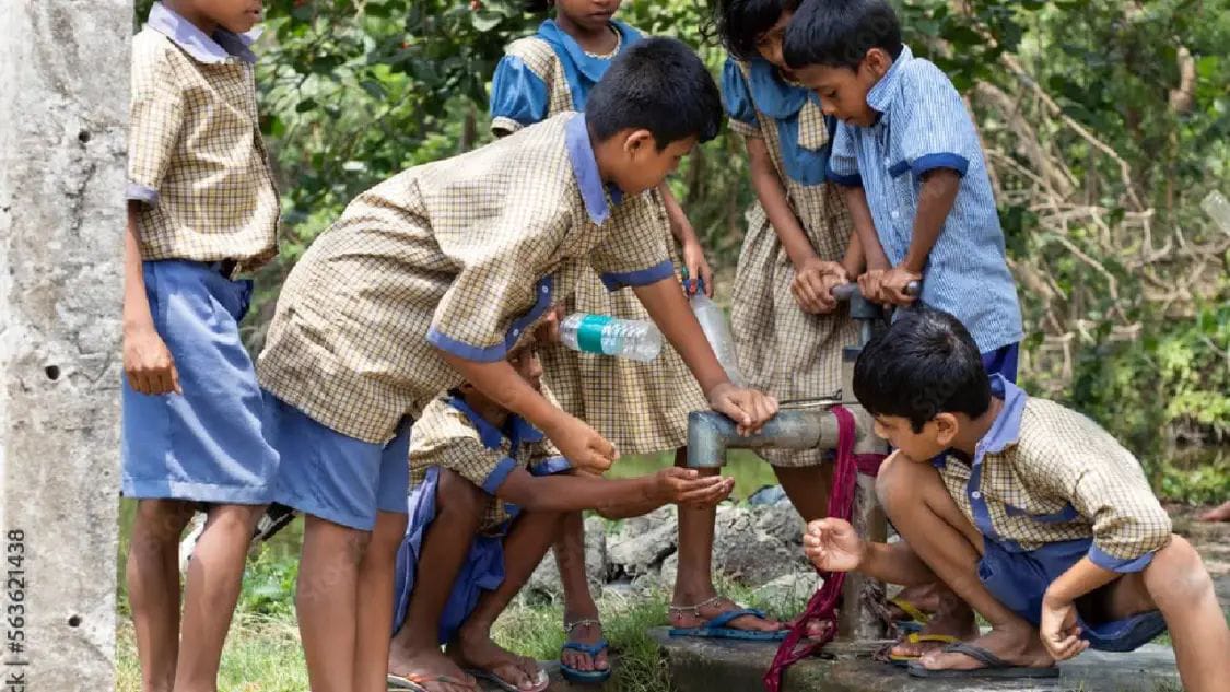 ಮಂಗಳೂರು: ಮುಂಗಾರು ವಿಳಂಬ ಹಿನ್ನೆಲೆ| ಕೆಲವೆಡೆ ಶಾಲಾ – ಕಾಲೇಜುಗಳಿಗೆ ರಜೆ ಘೋಷಣೆ