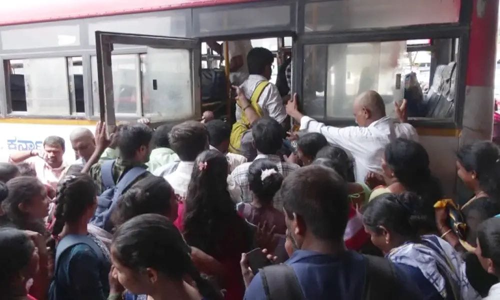 Free bus service| ಉಚಿತ ಪ್ರಯಾಣದ ಎಫೆಕ್ಟ್| ಧರ್ಮಸ್ಥಳ, ಕುಕ್ಕೆಯಲ್ಲಿ ಮಹಿಳೆಯರದ್ದೇ ಹವಾ| ಕರಾವಳಿಯ ಯಾತ್ರಾಕ್ಷೇತ್ರಗಳಲ್ಲಿ ಜನವೋ ಜನ
