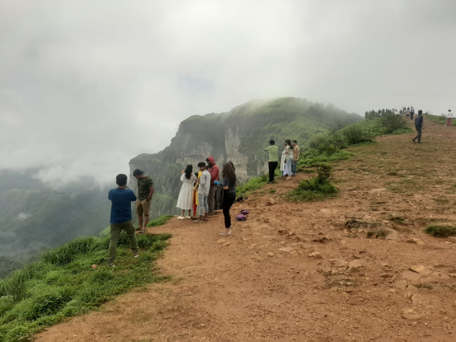 ಮೂಡಿಗೆರೆ: ಸುಂಕಸಾಲೆ ಸುತ್ತಮುತ್ತ ಪ್ರವಾಸಿಗರ ದಟ್ಟಣೆ: ಪ್ರವಾಸಿಗರ ಸ್ವರ್ಗ ರಾಣಿಝರಿ
