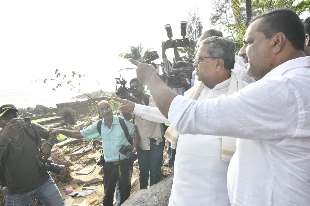 ಮಂಗಳೂರು: ಕಡಲ್ಕೊರೆತ ಸ್ಥಳಕ್ಕೆ ಮುಖ್ಯಮಂತ್ರಿ ಬೇಟಿ