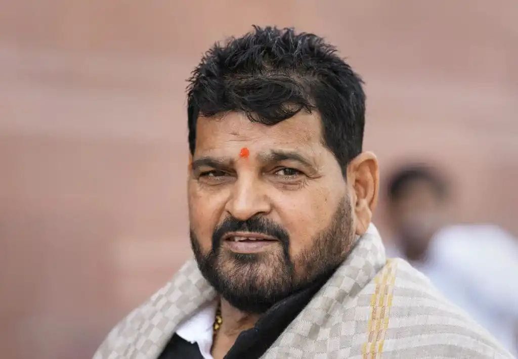 ಲೈಂಗಿಕ ಬಯಕೆಗಳಿಲ್ಲದೆ ಮಹಿಳೆಯನ್ನು ಅಪ್ಪಿಕೊಳ್ಳುವುದು ತಪ್ಪಲ್ಲ| ಕೋರ್ಟ್ ನಲ್ಲಿ ಬ್ರಿಜ್ ಭೂಷಣ್ ಸಮರ್ಥನೆ