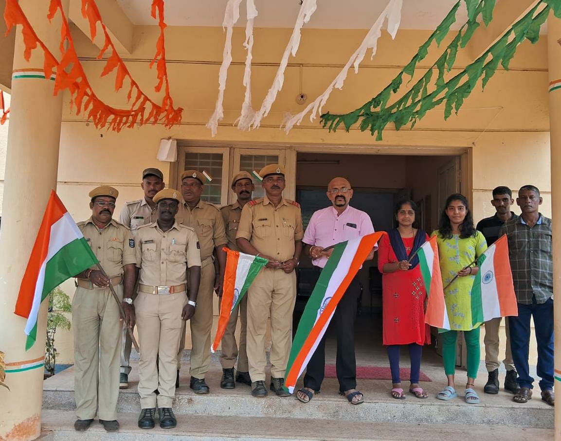 ರಾಷ್ಟ್ರಧ್ವಜ ಸಾರ್ವಭೌಮತ್ವದ ಸಂಕೇತ:ಡಾ|| ಚೂಂತಾರು