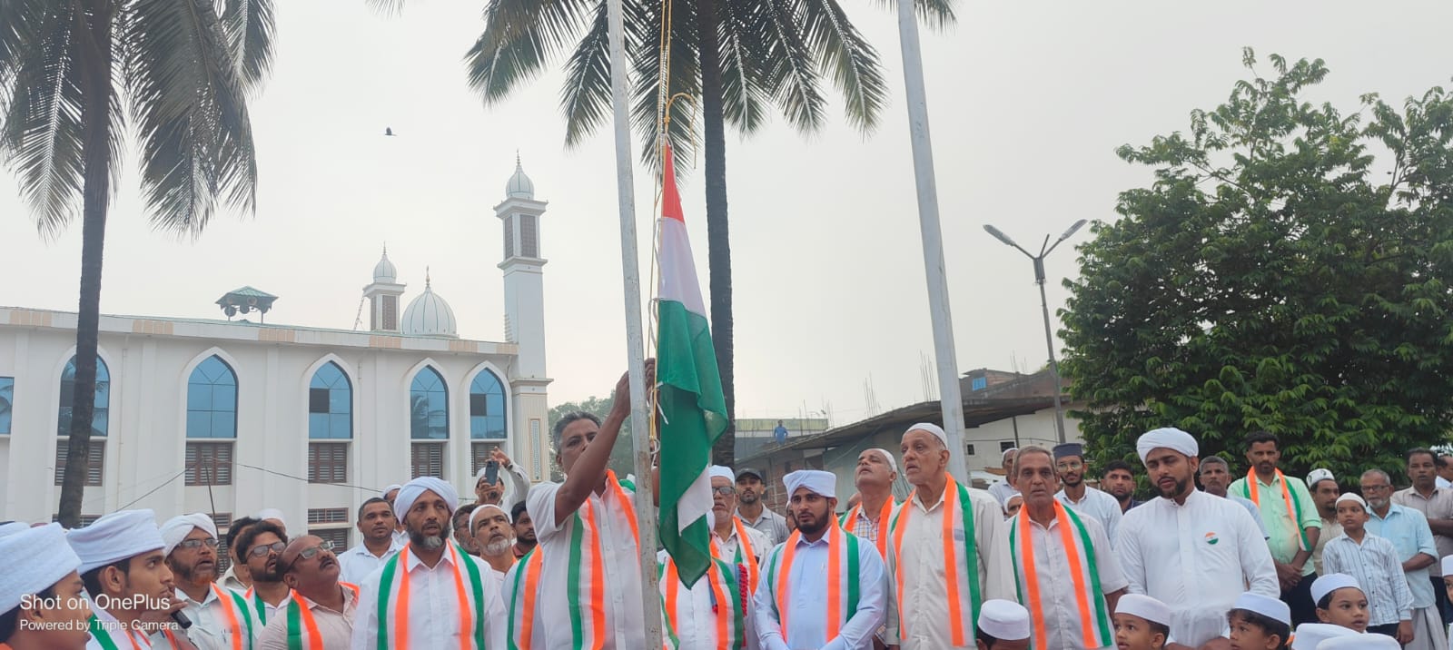 ಸುಳ್ಯ:ಗಾಂಧಿನಗರ ಮದರಸದಲ್ಲಿ ಸ್ವಾತoತ್ರ್ಯ ಸಂಭ್ರಮ| ಸಹೋದರತೆ, ಸಮಾನತೆಯ ಸಂವಿಧಾನದ ಆಶಯದಡಿಯಲ್ಲಿ ದೇಶ ಇಂದಿಗೂ ಸುಭದ್ರ:ಕೆ.ಎಂ.ಮುಸ್ತಫ