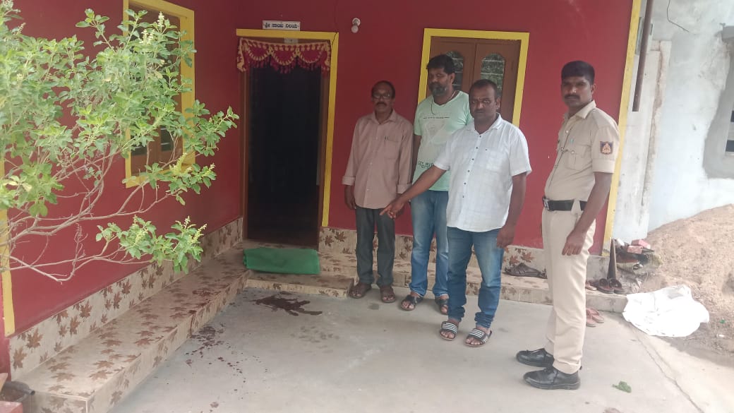 ಚಿಕ್ಕಮಗಳೂರು: ತವರು ಸೇರಿದ ಪತ್ನಿ ;ಪತ್ನಿ ಮನೆಗೆ ಮಾಟ ಮಾಡಿಸಿದ ಅಳಿಯ