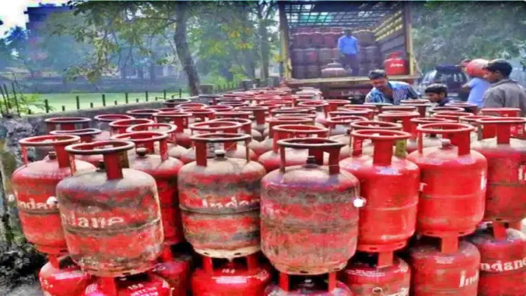 ದೇಶವಾಸಿಗಳಿಗೆ ಬಿಗ್ ರಿಲೀಪ್| ಅಡುಗೆ ಅನಿಲ ಬೆಲೆಯಲ್ಲಿ ಭಾರೀ ಇಳಿಕೆ
