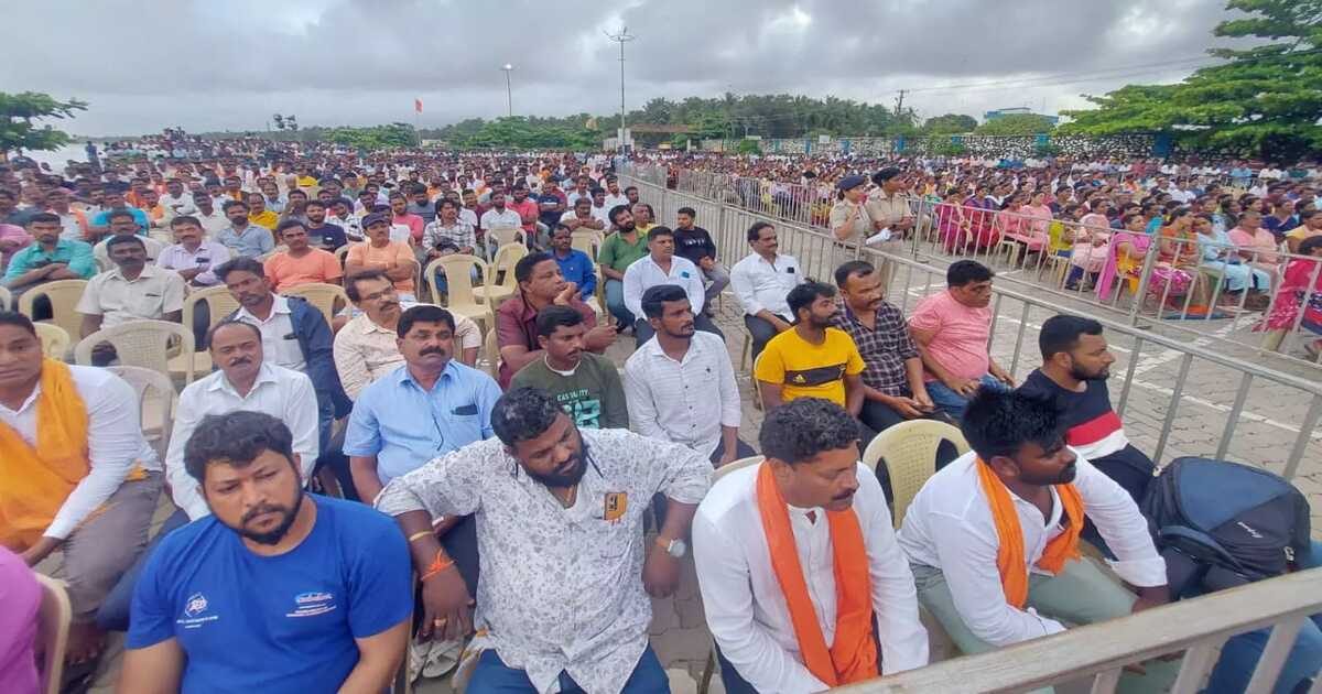ಮಲ್ಪೆ‌ ಕಡಲ ತಡಿಯಲ್ಲಿ ಸೌಜನ್ಯ ಪರ ಸಿಂಹ ಘರ್ಜನೆ| ಕತ್ತಲಾದರೂ ನಿಲ್ಲದ ಹೋರಾಟ|