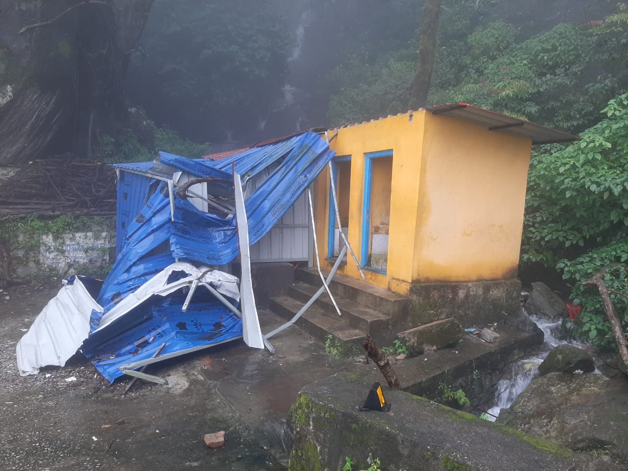 ಚಾರ್ಮಾಡಿ ಘಾಟ್: ಶೌಚಾಲಯ ದುರಸ್ತಿ ಪಡಿಸಲು ಸಾರ್ವಜನಿಕರ ಆಗ್ರಹ