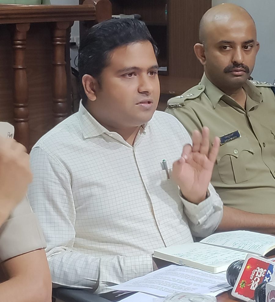 ಕರ್ನಾಟಕ ಬಂದ್ ಹಿನ್ನೆಲೆ| ನಾಳೆ ದ.ಕ ದಲ್ಲಿ ಶಾಲೆ ಕಾಲೇಜುಗಳಿಗೆ ರಜೆ ಇದೆಯಾ? ಜಿಲ್ಲಾಧಿಕಾರಿ ಮುಲ್ಲೈ ಮುಗಿಲನ್ ಹೇಳಿದ್ದಿಷ್ಟು…
