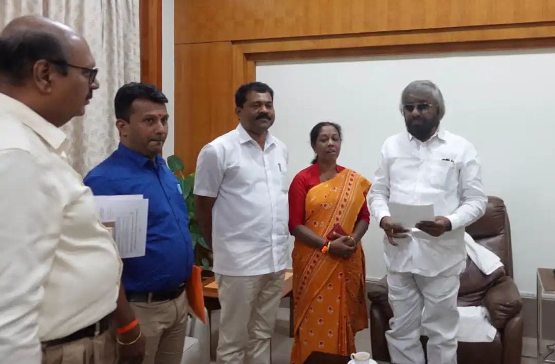 ಸುಳ್ಯ ಶಾಸಕಿ ಭಾಗೀರಥಿ ಮುರುಳ್ಯರಿಂದ ಅರಣ್ಯ ಸಚಿವರ ಭೇಟಿ| ಕಡಬ ತಾಲೂಕಿನ ಹಲವೆಡೆ ಕಾಡಾನೆ ಹಾವಳಿ ವಿರುದ್ಧ ಕ್ರಮಕ್ಕೆ ಮನವಿ