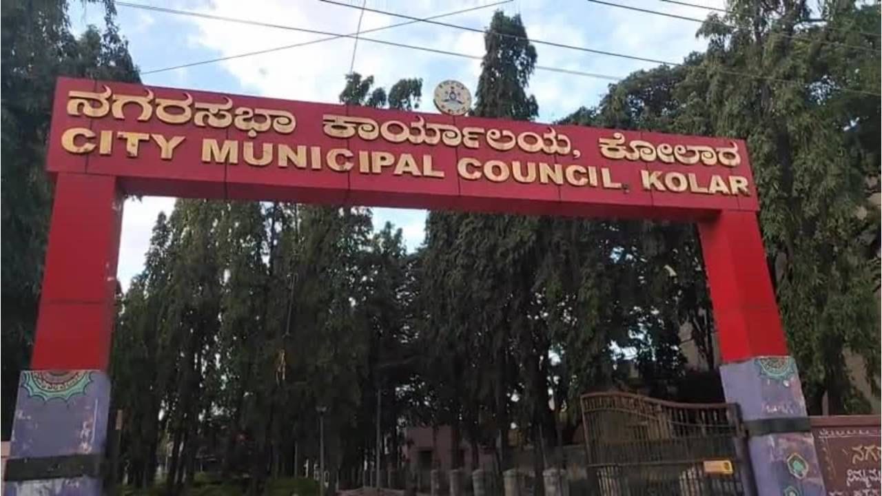 2 ತಿಂಗಳಿನಿಂದ ವೇತನ ನೀಡಿಲ್ಲವೆಂದು ಪೌರಕಾರ್ಮಿಕ ಆತ್ಮಹತ್ಯೆಗೆ ಯತ್ನ
