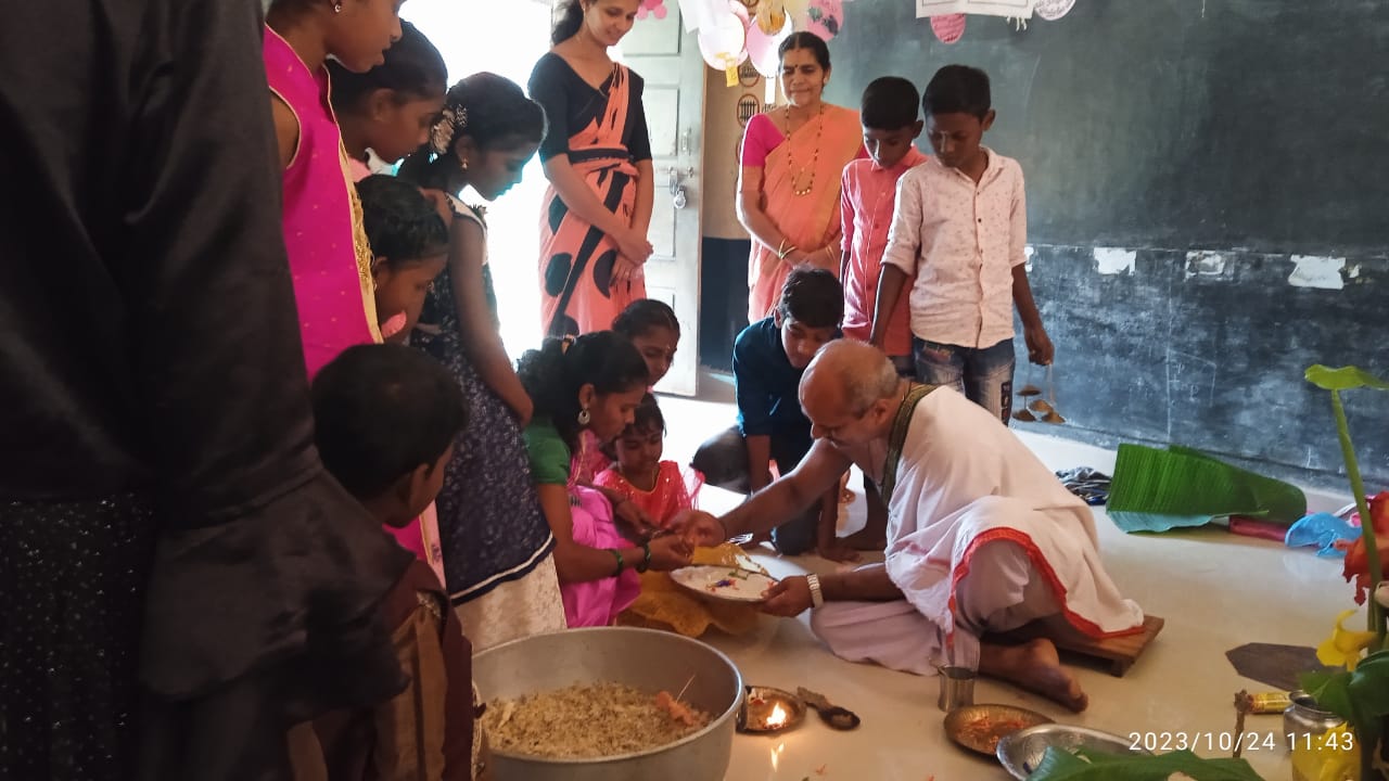 ಪೆರ್ನಾಜೆ ಶಾಲೆಯಲ್ಲಿ ಶಾರದಾ ಪೂಜೆ ,ಅಕ್ಷರಾಭ್ಯಾಸ, ಭಜನೆ ಆಯುಧ ಪೂಜೆ
