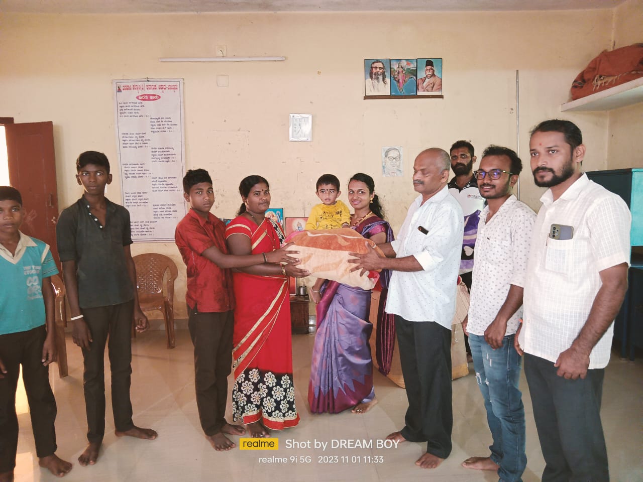 ಸುಳ್ಯ: ವನವಾಸಿ ವಿದ್ಯಾರ್ಥಿ ನಿಲಯಕ್ಕೆ‌ ಬ್ಲಾಂಕೆಟ್ ಕೊಡುಗೆ