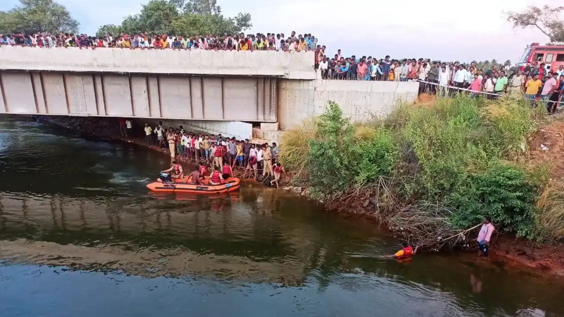 ಮಂಡ್ಯದಲ್ಲಿ ಘೋರ ದುರಂತ| ನಾಲೆಗುರುಳಿದ ಸ್ವಿಫ್ಟ್ ಕಾರು; ಐವರು ಸಾವು