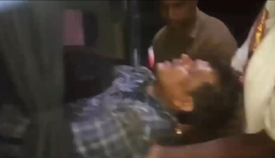 ಸುಬ್ರಹ್ಮಣ್ಯ : ರಸ್ತೆ ಬದಿ ಬಿದ್ದಿದ್ದ ವ್ಯಕ್ತಿಗೆ ಆಸರೆ ನೀಡಿದ ರವಿಕಕ್ಕೆಪದವು ಸಮಾಜ ಸೇವಾ ಟ್ರಸ್ಟ್‌