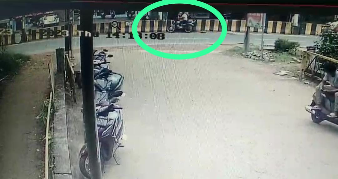 ಬೆಳ್ತಂಗಡಿ: ಡಿವೈಡರ್ ಗೆ ಢಿಕ್ಕಿ ಹೊಡೆದ ಬೈಕ್| ಸವಾರ ಸಾವು