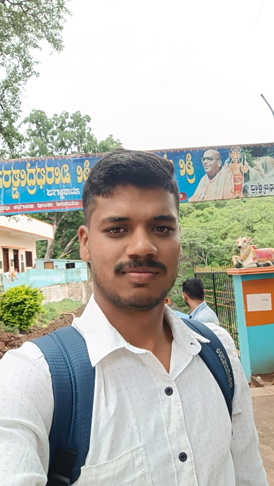 ಚಿಕ್ಕಮಗಳೂರು : ವಿದ್ಯುತ್ ತಂತಿಗೆ ಅಲ್ಯೂಮಿನಿಯಂ ಏಣಿ ತಗುಲಿ ಯುವಕ ಸಾವು