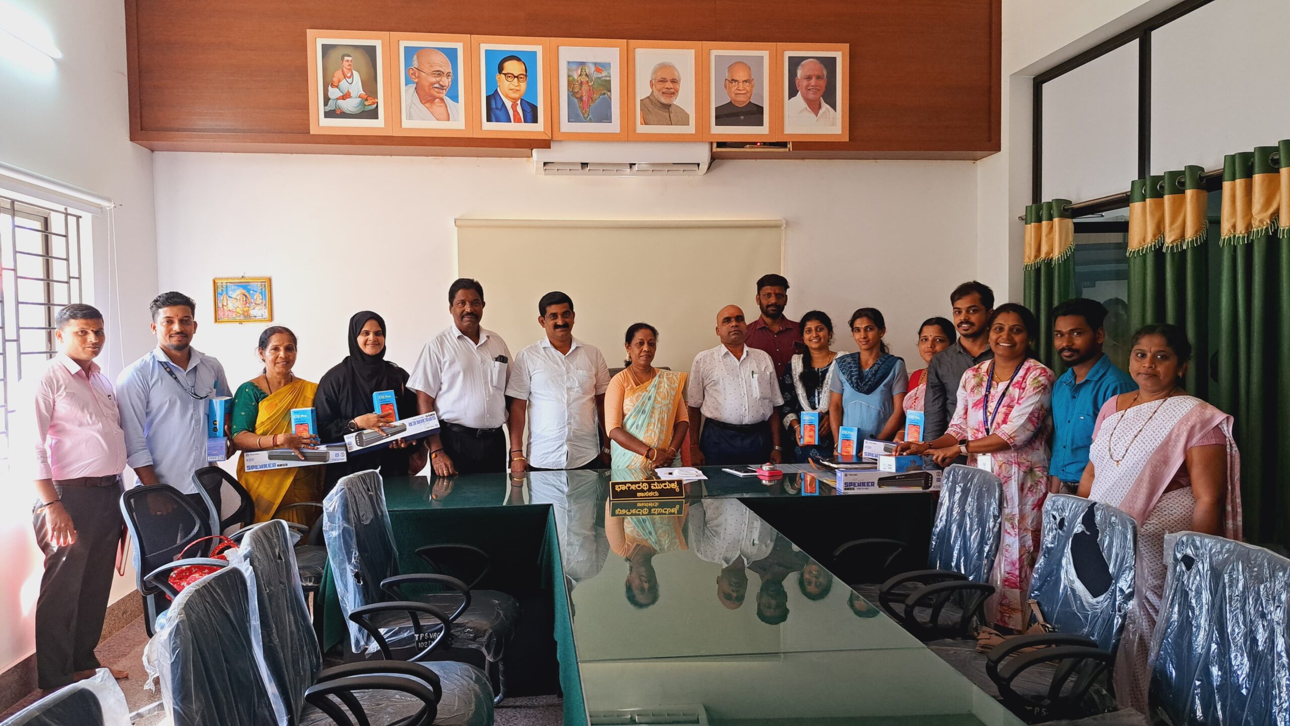 ಸುಳ್ಯ: ಎಂಟು ಗ್ರಾಮ ಪಂಚಾಯತ್ ಗ್ರಂಥಾಲಯಗಳಿಗೆ ಡಿಜಿಟಲ್ ಸಾಧನ ಹಸ್ತಾಂತರ