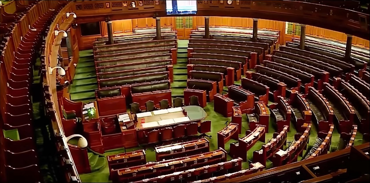 ಅಮಾನತಾಗಿರುವ ಸಂಸದರು ಸಂಸತ್ತಿನ ಚೇಂಬರ್, ಲಾಬಿ ಹಾಗೂ ಗ್ಯಾಲರಿಗೆ ಪ್ರವೇಶಿಸುವಂತಿಲ್ಲ/ ಲೋಕಸಭಾ ಕಚೇರಿ ಆದೇಶ