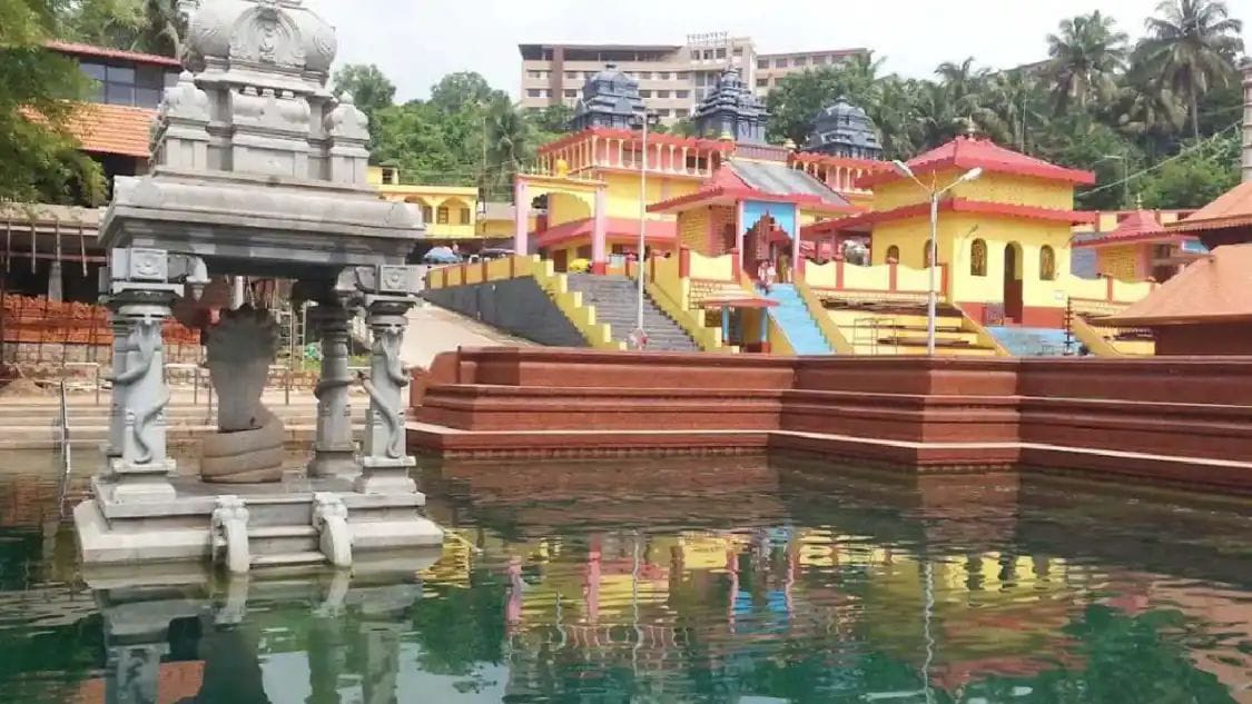 ಕರಾವಳಿಯಲ್ಲಿ ಮತ್ತೆ ಧರ್ಮದಂಗಲ್| ಕುಡುಪು ಷಷ್ಠಿ ಮಹೋತ್ಸವಕ್ಕೆ ಮುಸ್ಲಿಂ ವ್ಯಾಪಾರಿಗಳಿಗೆ ನಿರ್ಬಂಧ