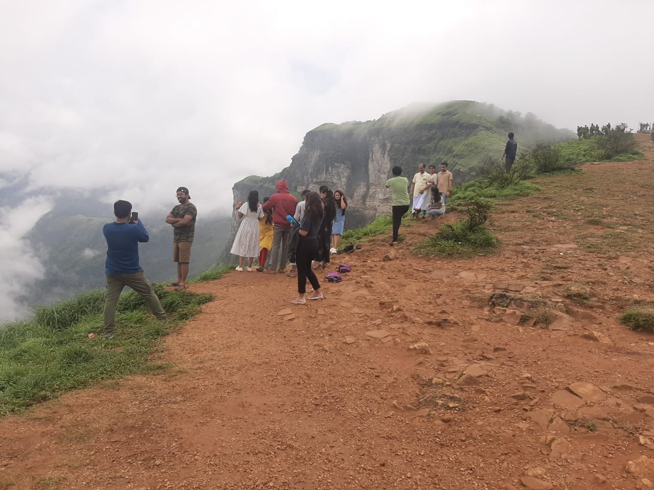 ಮೂಡಿಗೆರೆ: ಟ್ರೆಕ್ಕಿಂಗ್ ಹೋಗಿ ನಾಪತ್ತೆಯಾಗಿದ್ದ ಯುವಕ ಶವವಾಗಿ ಪತ್ತೆ; ಆತ್ಮಹತ್ಯೆ ಶಂಕೆ