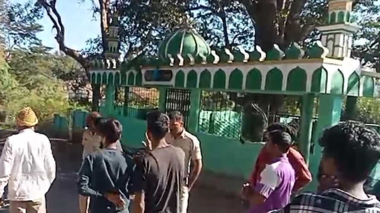 ದರ್ಗಾದ ಮೇಲೆ ದಾಳಿ… 5 ದತ್ತಮಾಲಾಧಾರಿಗಳ ವಿರುದ್ಧ FIR ದಾಖಲು