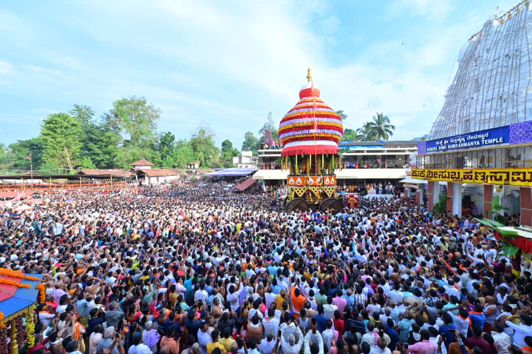 ಕುಕ್ಕೆ ಸುಬ್ರಹ್ಮಣ್ಯ: ಮಡೆಸ್ನಾನ ಬದಲು ಎಡೆಸ್ನಾನ, ಪ್ರಸಾದ ರೂಪವಾಗಿ ಬೆತ್ತ ವಿತರಣೆ, ತೇರನ್ನೆಳೆಯಲು ಪಾಸ್ ವಿತರಣೆ| ಶಿಸ್ತು, ಗೊಂದಲಗಳ ನಿವಾರಿಸಿ ಮಾದರಿ ಕ್ರಮಕ್ಕೆ ಮುನ್ನುಡಿ ಬರೆದವರಾರು ಗೊತ್ತೇ?