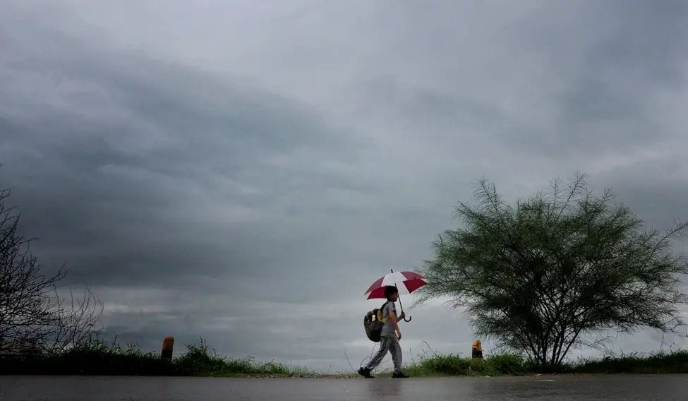 ಕರಾವಳಿಯಲ್ಲಿ ಅಕಾಲಿಕ‌‌ ಮಳೆ| ಮೋಡ‌ ಕವಿದ ವಾತಾವರಣ