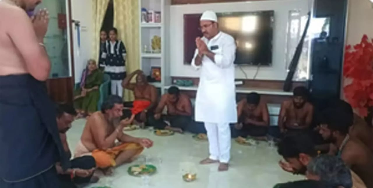ಅಯ್ಯಪ್ಪ ಮಾಲಾಧರಿಗಳಿಗೆ ಅನ್ನ ಸಂತರ್ಪಣೆ ನೀಡಿ ಸೌಹಾರ್ದತೆ ಮೆರೆದ ಮುಸ್ಲಿಂ ಕುಟುಂಬ