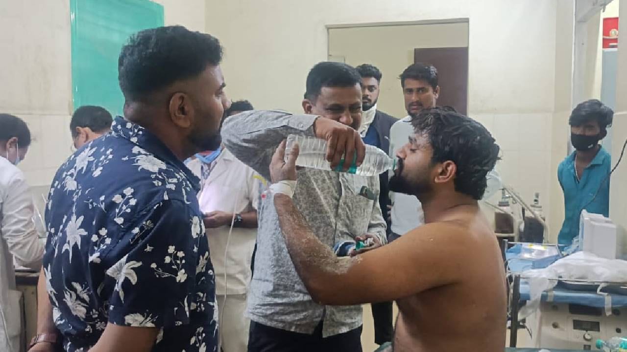ಯುವಕನ ಮೇಲೆ ದುಷ್ಕರ್ಮಿಗಳಿಂದ ಆ್ಯಸಿಡ್​ ದಾಳಿ| ಪ್ರೇಯಸಿ ಕಡೆಯವರಿಂದ ಕೃತ್ಯ ಶಂಕೆ..!