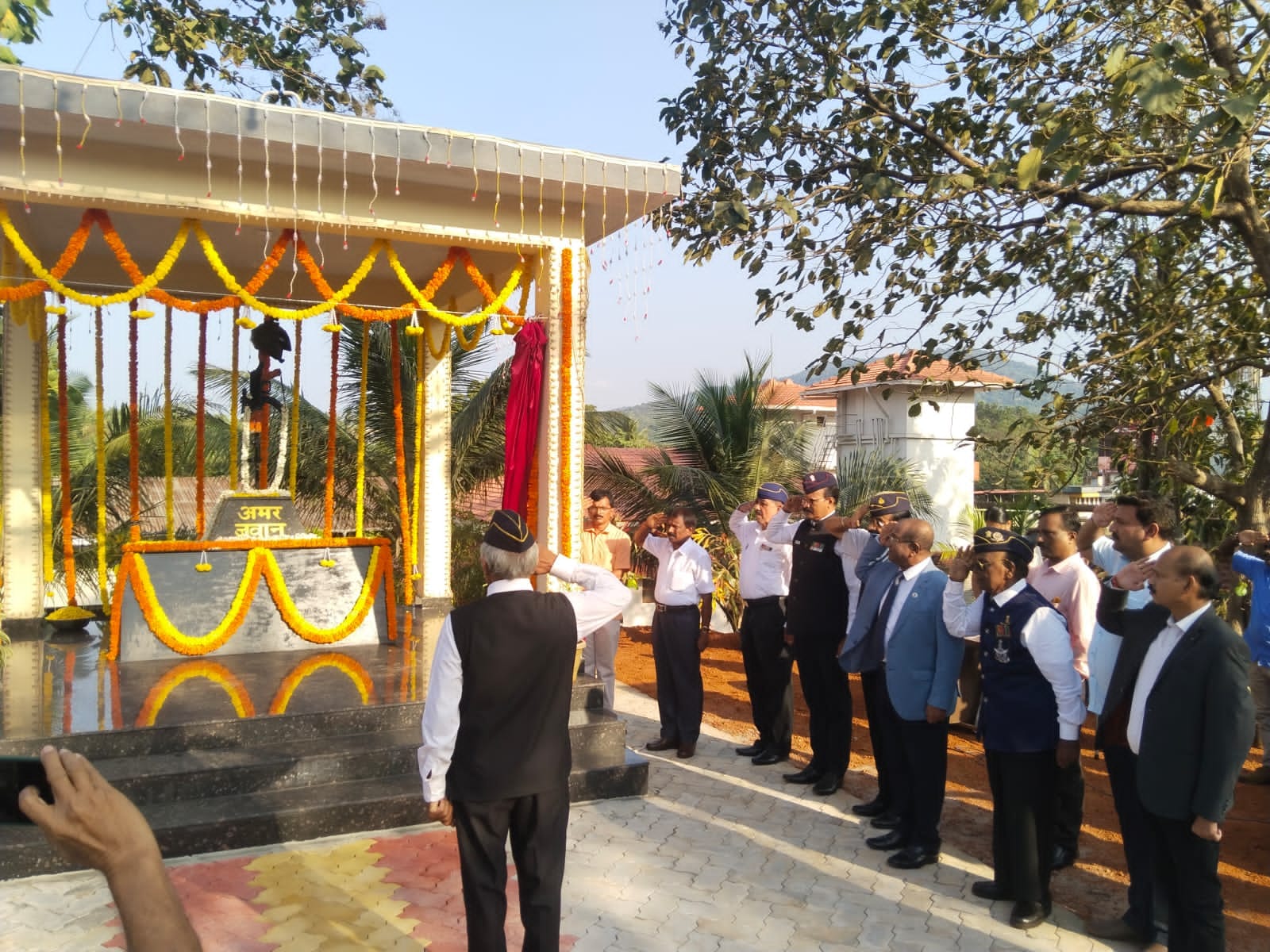 ಸುಳ್ಯ: ಯುದ್ಧ ಸ್ಮಾರಕ ಲೋಕಾರ್ಪಣೆ; ಗೌರವಾರ್ಪಣೆ|’ಯೋಧರ ನಿಸ್ವಾರ್ಥ ಸೇವೆಯಿಂದ ದೇಶದಲ್ಲಿ ಶಾಂತಿ’