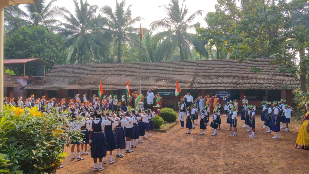 ಸುಳ್ಯ: ಮಕ್ಕಳಲ್ಲಿ ಈಗಲೇ ದೇಶಾಭಿಮಾನ ಬೆಳೆದರೆ ಮುಂದೆ ಈ ಮಕ್ಕಳೇ ದೇಶದ ಆಸ್ತಿಯಾಗಿ ಬೆಳೆಯಲು ಸಾಧ್ಯ.-ನಿವೃತ್ತ ಶಿಕ್ಷಕ ತೀರ್ಥರಾಮ ಅಡ್ಕಬಳೆ| ಜಯನಗರ ಪ್ರಾಥಮಿಕ ಶಾಲೆಯಲ್ಲಿ 75ನೇ ವರ್ಷದ ಗಣರಾಜ್ಯೋತ್ಸವ ಸಂಭ್ರಮ