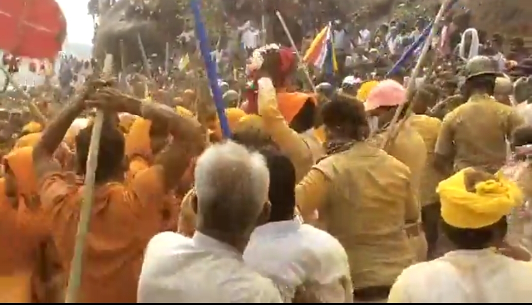 ಮೈಲಾರಲಿಂಗೇಶ್ವರ ಜಾತ್ರೆ ಪಲ್ಲಕ್ಕಿ ಮೆರವಣಿಗೆ ವೇಳೆ 2 ಗ್ರಾಮಗಳ ಜನರ ಮಧ್ಯೆ ಮಾರಾಮಾರಿ