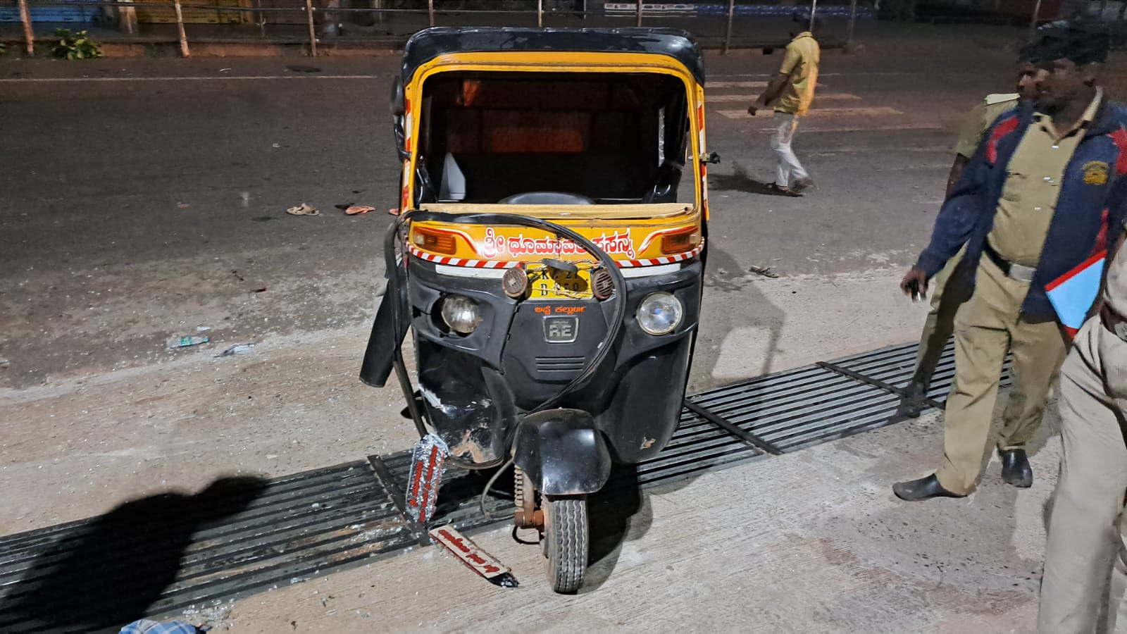 ಸುಳ್ಯ: ಆಸ್ಪತ್ರೆಯಿಂದ ಬರುತ್ತಿದ್ದವರಿಗೆ ಆಟೋರಿಕ್ಷಾ ಡಿಕ್ಕಿ; ಮೂವರಿಗೆ ಗಾಯ