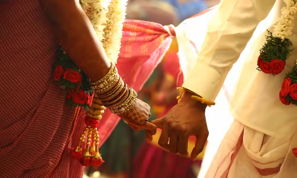 ವಂಟಮೂರಿ ಮಹಿಳೆ‌‌ ವಿವಸ್ತ್ರಗೊಳಿಸಿ ಹಲ್ಲೆ ಪ್ರಕರಣ| ಪ್ರೇಮಿಗಳ ಮದುವೆ ಮಾಡಿಸಿದ ಪೊಲೀಸ್