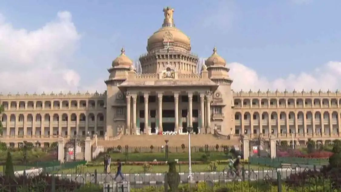 ಶಾಲೆಗಳಲ್ಲಿ ನಾಡಗೀತೆ ಹಾಡುವುದು ಕಡ್ಡಾಯ| ಕಡ್ಡಾಯವಲ್ಲ ಎಂಬ ಮಿಸ್ಟೇಕ್ ನಿಂದ ಎಚ್ಚರಗೊಂಡ ಸರ್ಕಾರದಿಂದ ಮತ್ತೆ ತಿದ್ದುಪಡಿ ಆದೇಶ