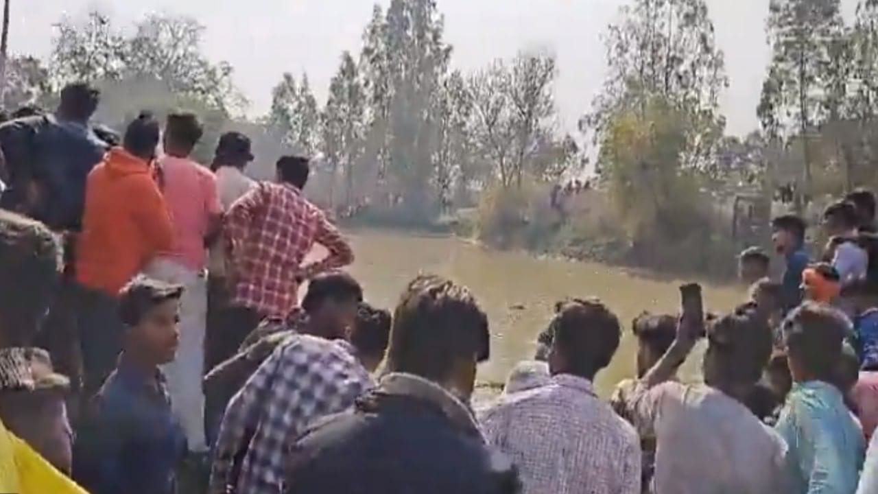 ಕಾಸ್‌ಗಂಜ್‌ನಲ್ಲಿ ಭೀಕರ ಅಪಘಾತ|ಟ್ರ್ಯಾಕ್ಟರ್ ಟ್ರಾಲಿಯಲ್ಲಿದ್ದ 22 ಜನ ದುರ್ಮರಣ
