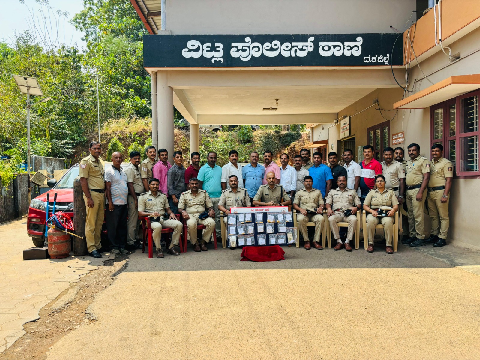 ಅಡ್ಯನಡ್ಕದಲ್ಲಿ ನಡೆದ ಕರ್ಣಾಟಕ ಬ್ಯಾಂಕ್ ಕಳವು ಪ್ರಕರಣ|ಆರೋಪಿಗಳಿಂದ ಚಿನ್ನ, ಬೆಳ್ಳಿ, ನಗದು ವಶ
